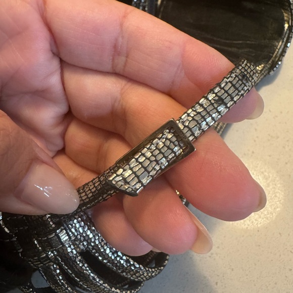 FENDI black metallic leather flat sandals size 36.5 - Picture 3 of 9